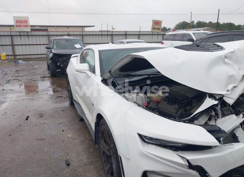 2021 Chevrolet Camaro RWD 1SS (VIN 1G1FE1R74M0102305) main photo