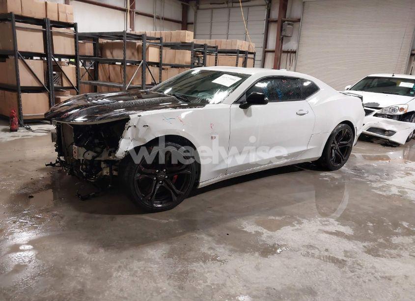 Photo 2 of 2020 Chevrolet Camaro RWD 1SS (VIN 1G1FE1R77L0124880)
