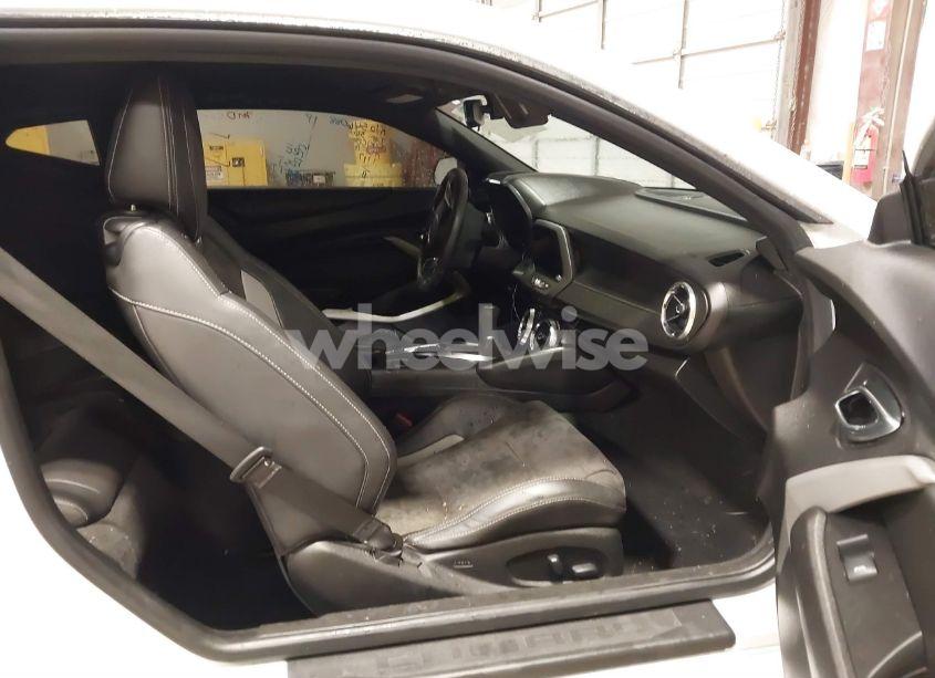 Photo 5 of 2020 Chevrolet Camaro RWD 1SS (VIN 1G1FE1R77L0124880)