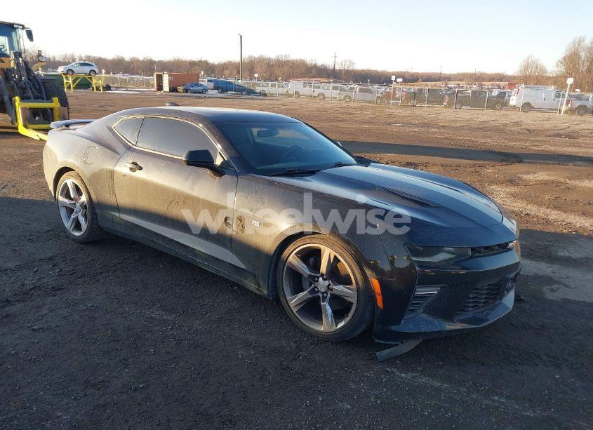 2018 Chevrolet Camaro 1SS (VIN 1G1FF1R72J0115837) main photo