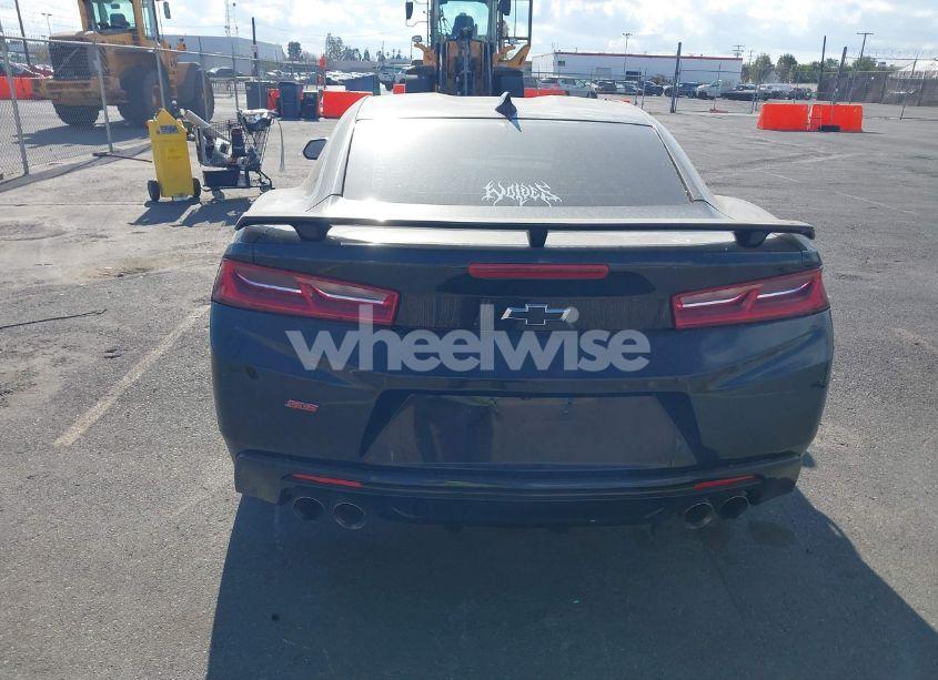Photo 16 of 2018 Chevrolet Camaro 1SS (VIN 1G1FF1R72J0143377)