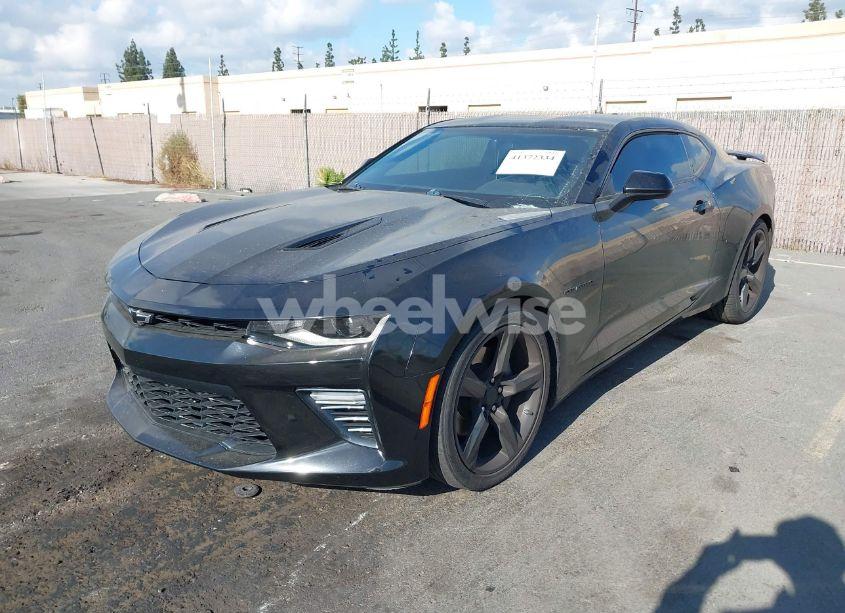 Photo 2 of 2018 Chevrolet Camaro 1SS (VIN 1G1FF1R72J0143377)