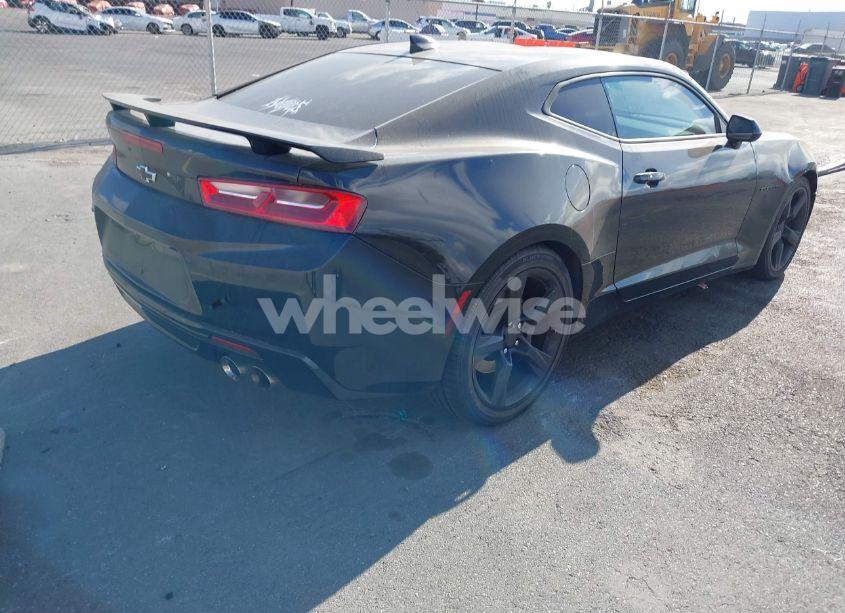 Photo 4 of 2018 Chevrolet Camaro 1SS (VIN 1G1FF1R72J0143377)