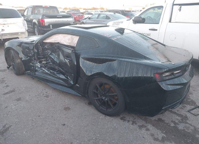 Photo 3 of 2018 Chevrolet Camaro 1SS (VIN 1G1FF1R72J0148921)