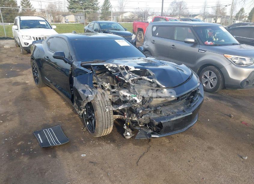 2021 Chevrolet Camaro RWD LT1 (VIN 1G1FF1R72M0142413) main photo