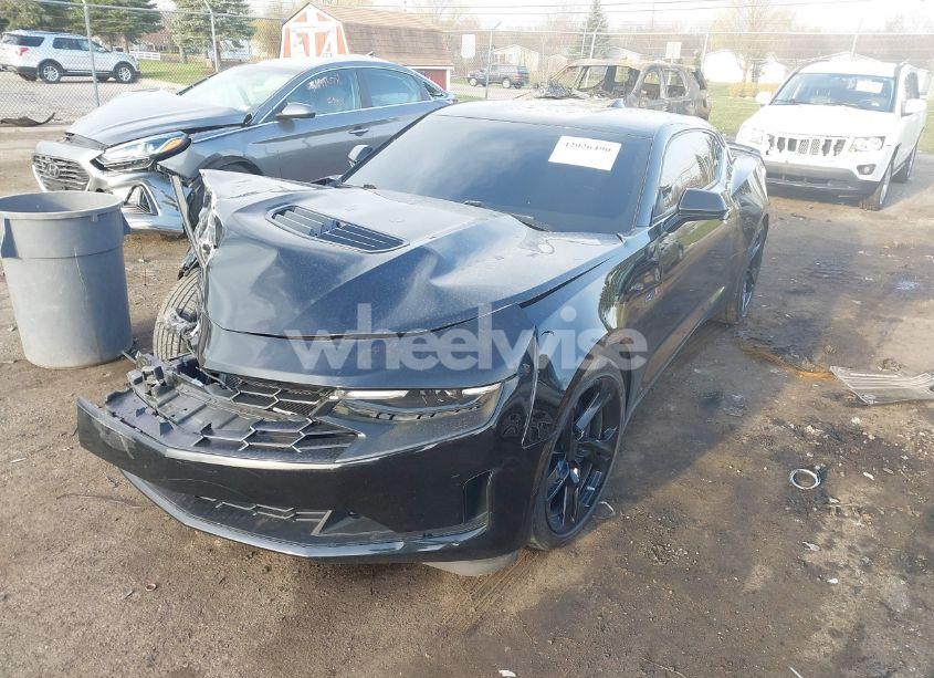 Photo 2 of 2021 Chevrolet Camaro RWD LT1 (VIN 1G1FF1R72M0142413)