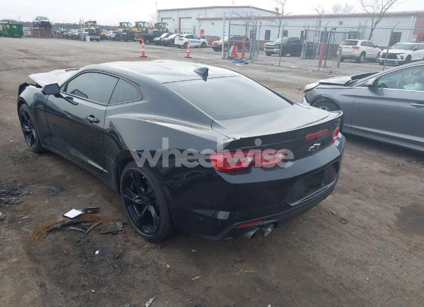 Photo 3 of 2021 Chevrolet Camaro RWD LT1 (VIN 1G1FF1R72M0142413)