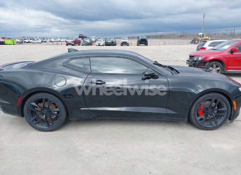 Photo 13 of 2024 Chevrolet Camaro (VIN 1G1FF1R74R0123630)