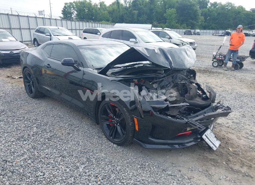 2021 Chevrolet Camaro RWD LT1 (VIN 1G1FF1R75M0132281) main photo