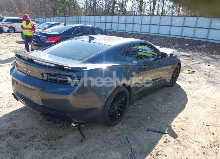 Photo 4 of 2016 Chevrolet Camaro 1SS (VIN 1G1FF1R76G0157212)