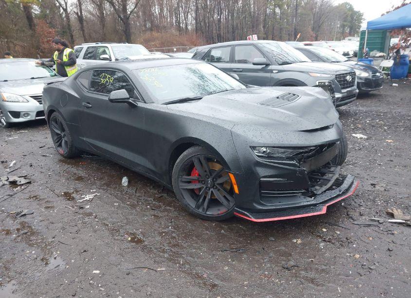 2021 Chevrolet Camaro RWD 1SS (VIN 1G1FF1R77M0121458) main photo