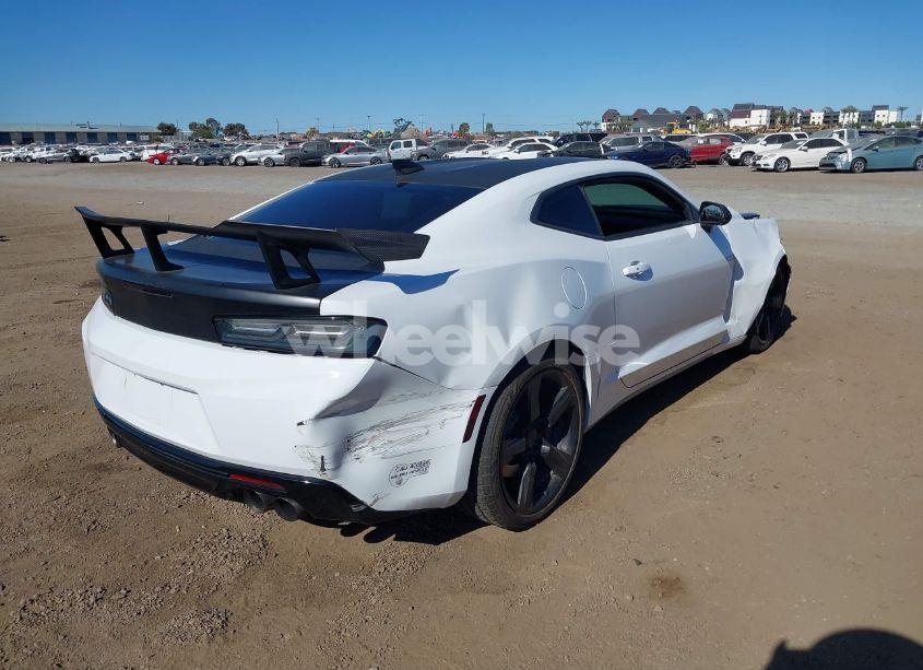 Photo 4 of 2017 Chevrolet Camaro (VIN 1G1FF1R78H0178936)
