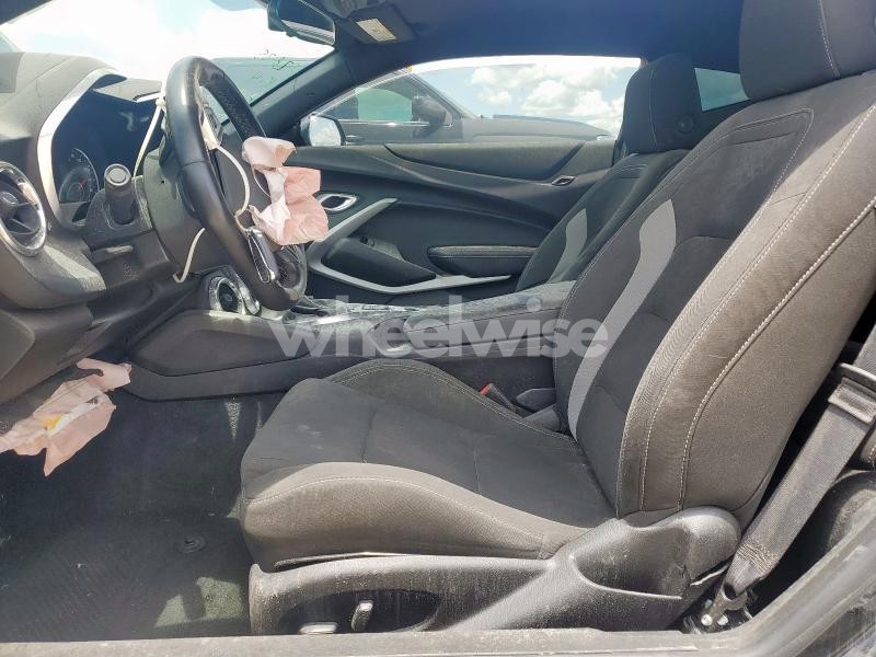 Photo 3 of 2021 CHEVROLET CAMARO LZ (VIN 1G1FF1R79M0101065)