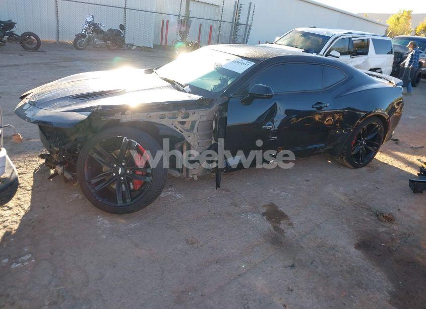 Photo 2 of 2017 Chevrolet Camaro 1SS (VIN 1G1FF1R7XH0197505)