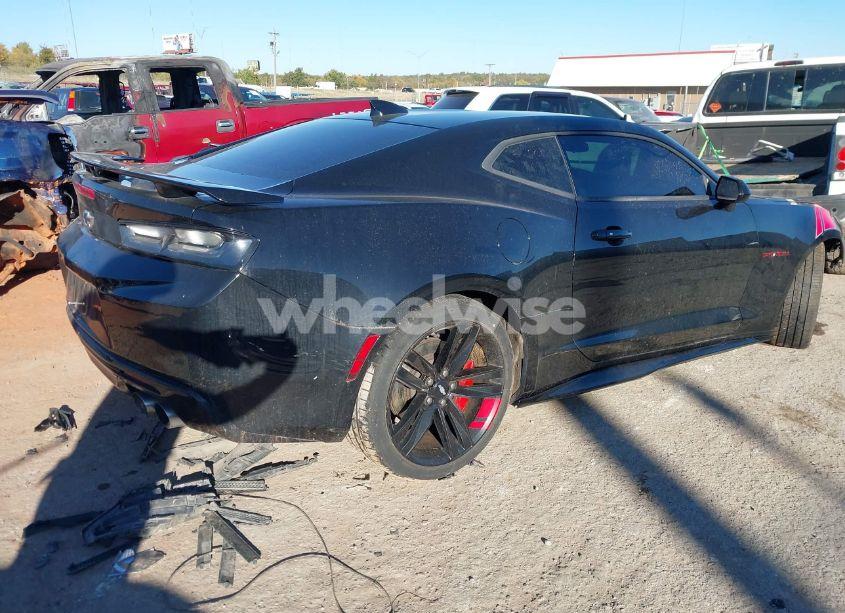 Photo 4 of 2017 Chevrolet Camaro 1SS (VIN 1G1FF1R7XH0197505)