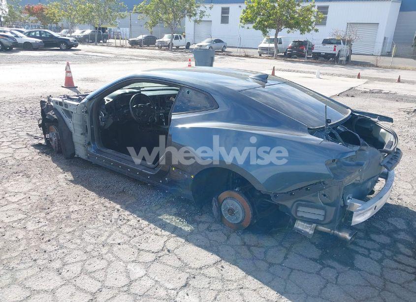 Photo 3 of 2019 Chevrolet Camaro 1SS (VIN 1G1FF1R7XK0130281)