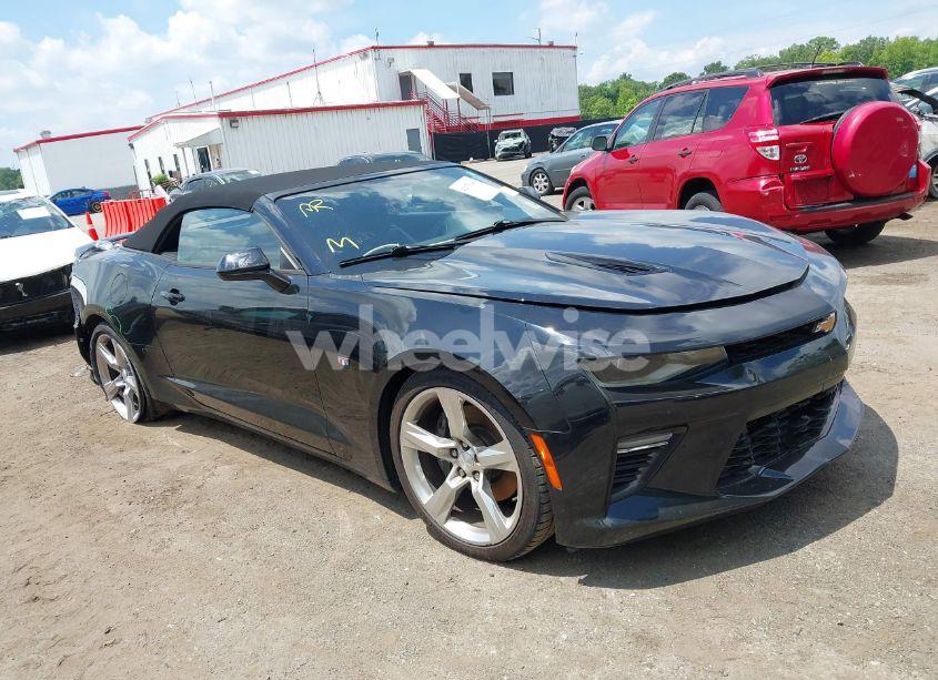 2018 Chevrolet Camaro 1SS (VIN 1G1FF3D72J0125321) main photo