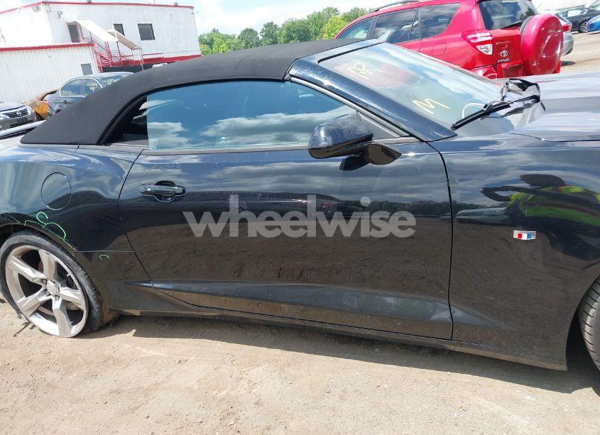 Photo 13 of 2018 Chevrolet Camaro 1SS (VIN 1G1FF3D72J0125321)