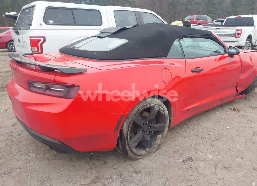 Photo 4 of 2018 Chevrolet Camaro 1SS (VIN 1G1FF3D75J0124051)