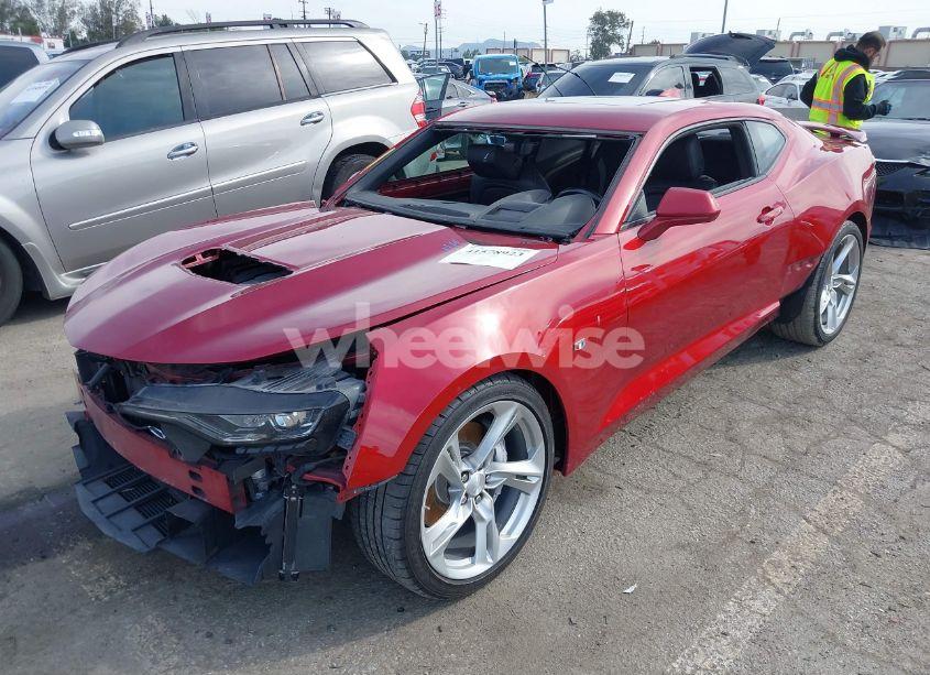 Photo 2 of 2019 Chevrolet Camaro 2SS (VIN 1G1FG1R70K0105760)