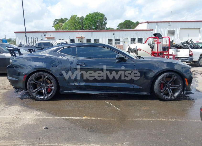 Photo 13 of 2019 Chevrolet Camaro 2SS (VIN 1G1FG1R70K0126995)