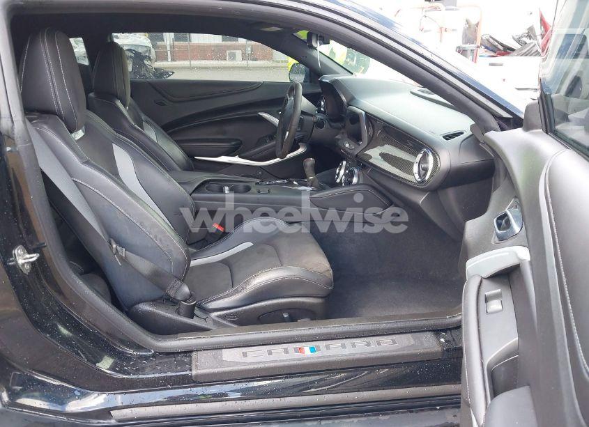 Photo 5 of 2019 Chevrolet Camaro 2SS (VIN 1G1FG1R70K0126995)