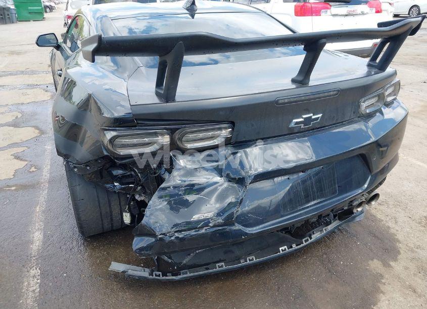 Photo 6 of 2019 Chevrolet Camaro 2SS (VIN 1G1FG1R70K0126995)
