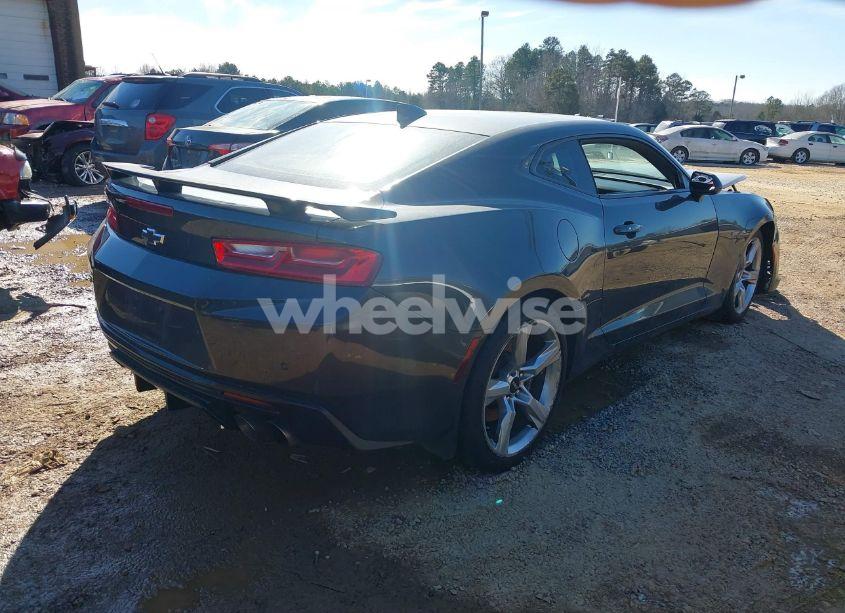 Photo 4 of 2016 Chevrolet Camaro 2SS (VIN 1G1FG1R71G0122171)