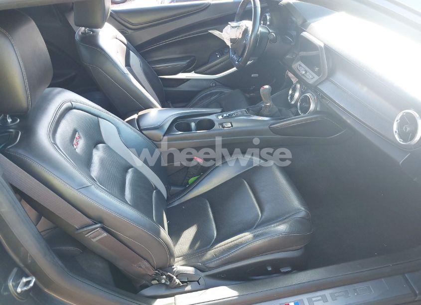 Photo 5 of 2016 Chevrolet Camaro 2SS (VIN 1G1FG1R71G0122171)