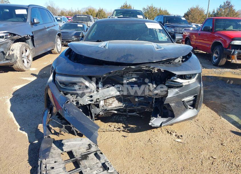 Photo 6 of 2016 Chevrolet Camaro 2SS (VIN 1G1FG1R71G0122171)