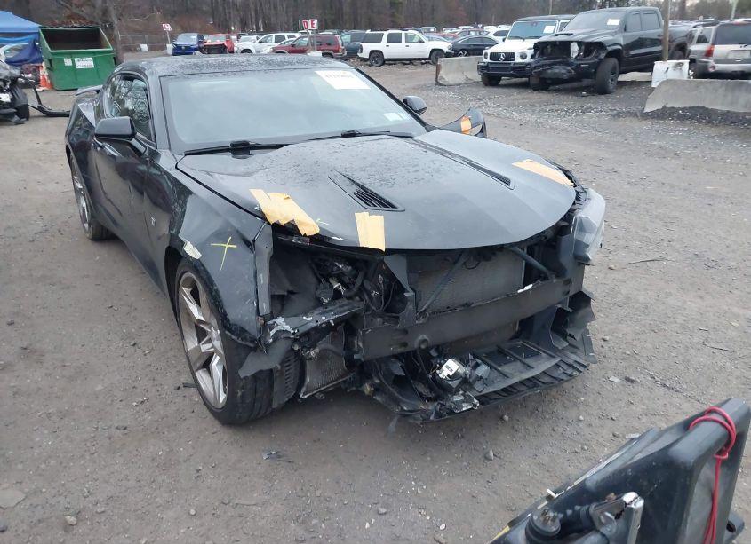2016 Chevrolet Camaro 2SS (VIN 1G1FG1R71G0131744) main photo