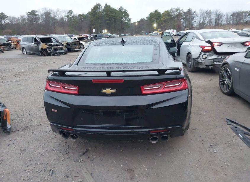 Photo 17 of 2016 Chevrolet Camaro 2SS (VIN 1G1FG1R71G0131744)