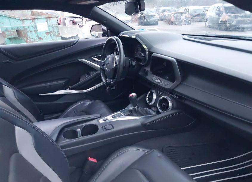 Photo 5 of 2016 Chevrolet Camaro 2SS (VIN 1G1FG1R71G0131744)