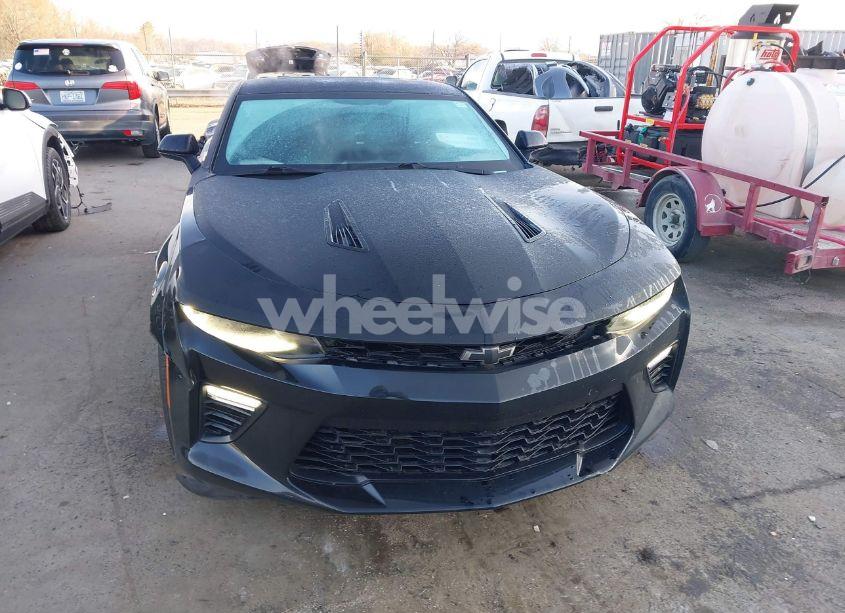 Photo 12 of 2017 Chevrolet Camaro 2SS (VIN 1G1FG1R71H0143765)