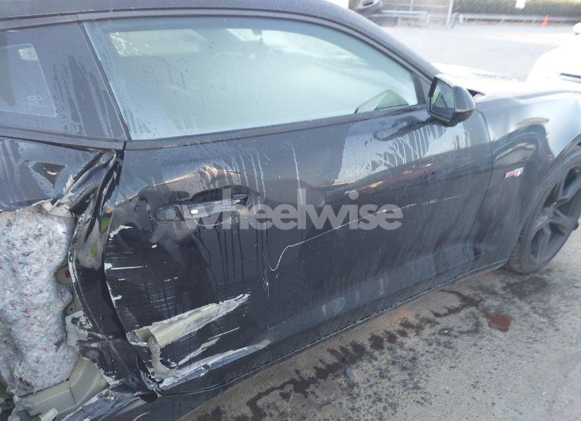 Photo 17 of 2017 Chevrolet Camaro 2SS (VIN 1G1FG1R71H0143765)