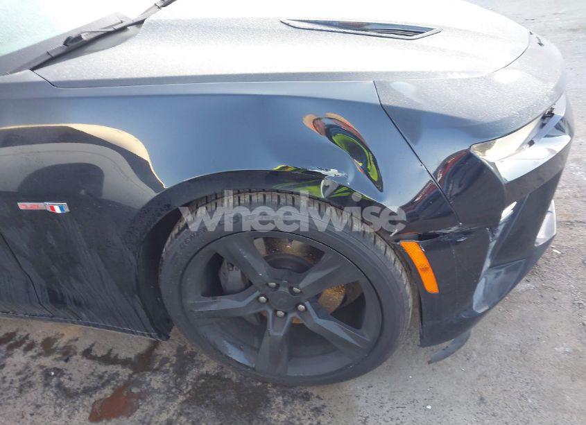 Photo 18 of 2017 Chevrolet Camaro 2SS (VIN 1G1FG1R71H0143765)