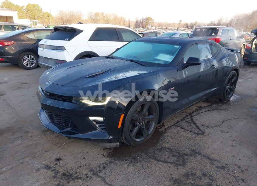Photo 2 of 2017 Chevrolet Camaro 2SS (VIN 1G1FG1R71H0143765)