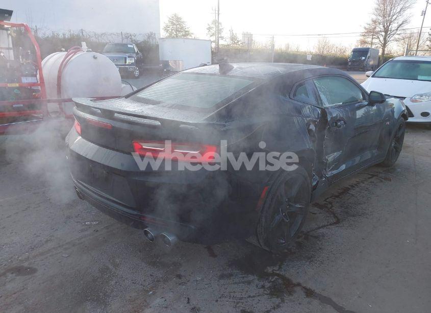 Photo 4 of 2017 Chevrolet Camaro 2SS (VIN 1G1FG1R71H0143765)