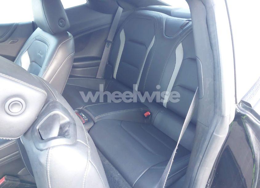 Photo 8 of 2017 Chevrolet Camaro 2SS (VIN 1G1FG1R71H0143765)