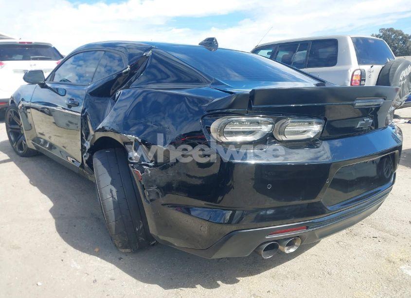 Photo 3 of 2020 Chevrolet Camaro RWD 2SS (VIN 1G1FG1R72L0138437)