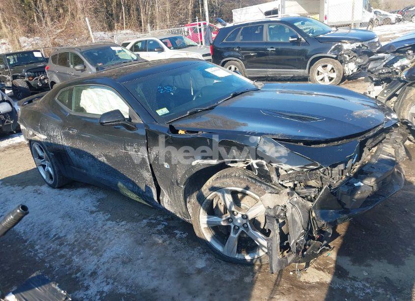 Photo 13 of 2016 Chevrolet Camaro 2SS (VIN 1G1FG1R75G0140897)