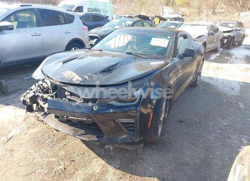Photo 2 of 2016 Chevrolet Camaro 2SS (VIN 1G1FG1R75G0140897)