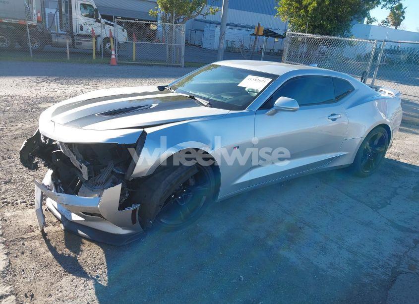 Photo 2 of 2017 Chevrolet Camaro 2SS (VIN 1G1FG1R75H0143851)