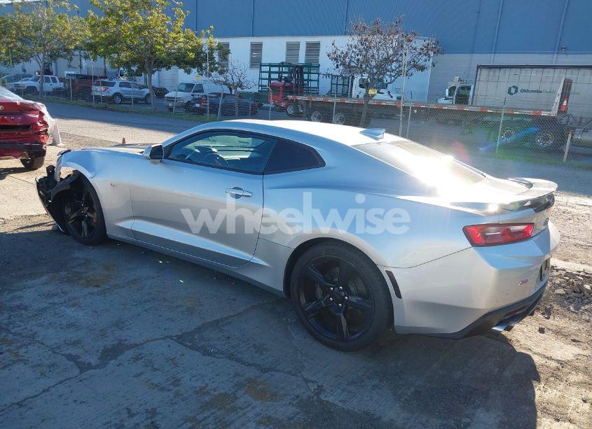 Photo 3 of 2017 Chevrolet Camaro 2SS (VIN 1G1FG1R75H0143851)