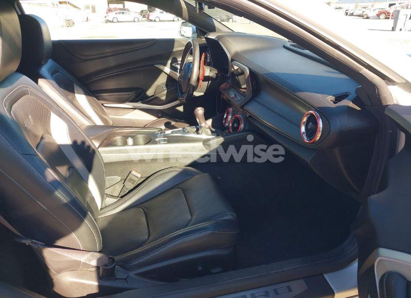 Photo 5 of 2017 Chevrolet Camaro 2SS (VIN 1G1FG1R75H0143851)