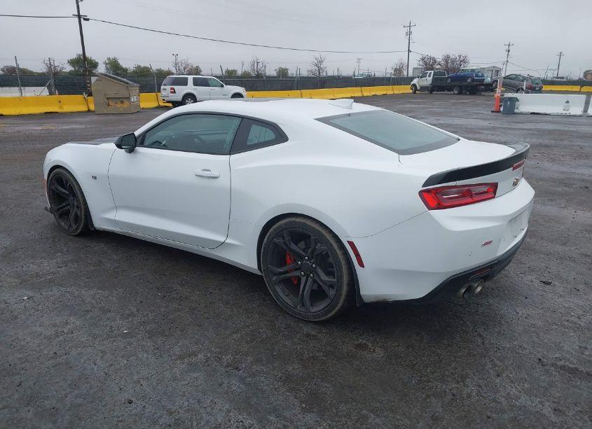 Photo 3 of 2018 Chevrolet Camaro 2SS (VIN 1G1FG1R75J0136291)