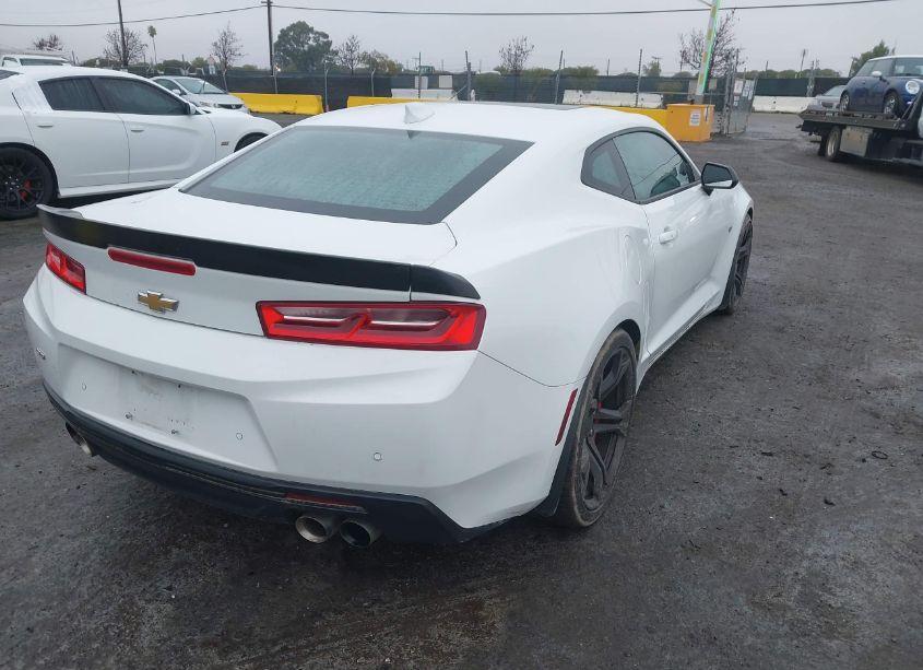 Photo 4 of 2018 Chevrolet Camaro 2SS (VIN 1G1FG1R75J0136291)