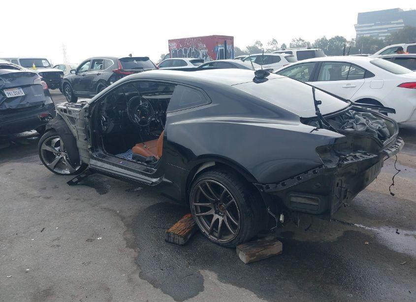 Photo 3 of 2016 Chevrolet Camaro 2SS (VIN 1G1FG1R77G0140934)