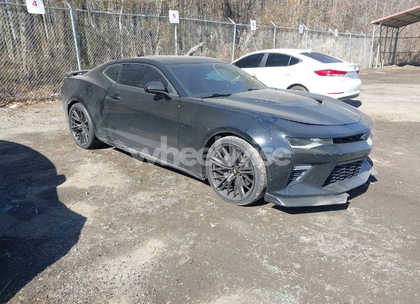 2018 Chevrolet Camaro 2SS (VIN 1G1FG1R77J0170121) main photo