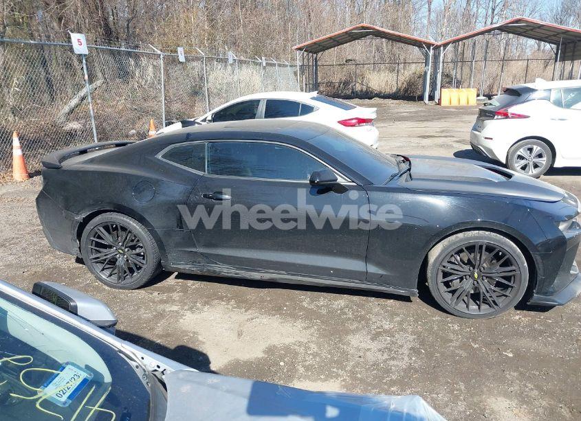 Photo 13 of 2018 Chevrolet Camaro 2SS (VIN 1G1FG1R77J0170121)